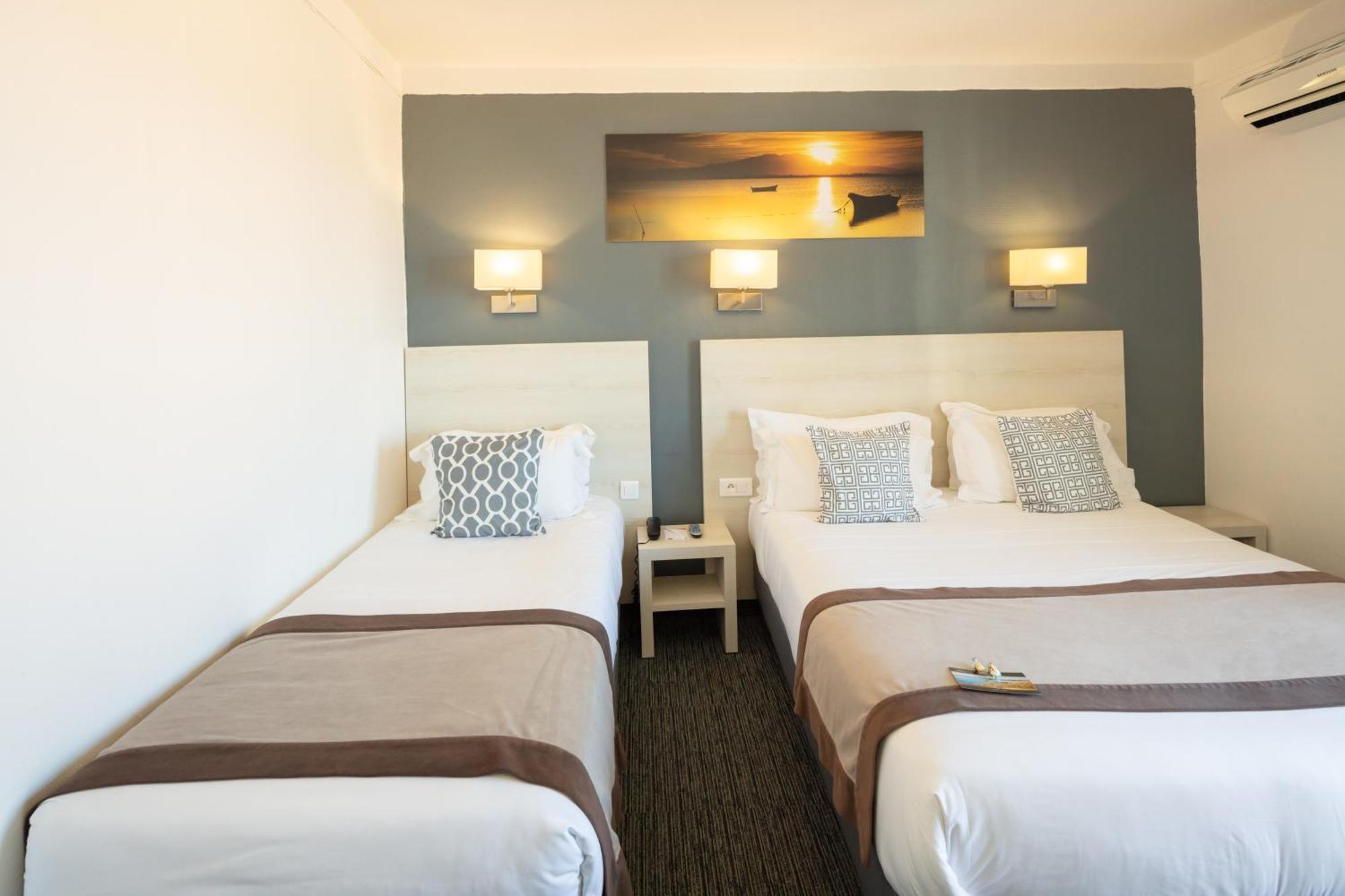 Le Regina Hotel Et Restaurant Canet-Plage Εξωτερικό φωτογραφία