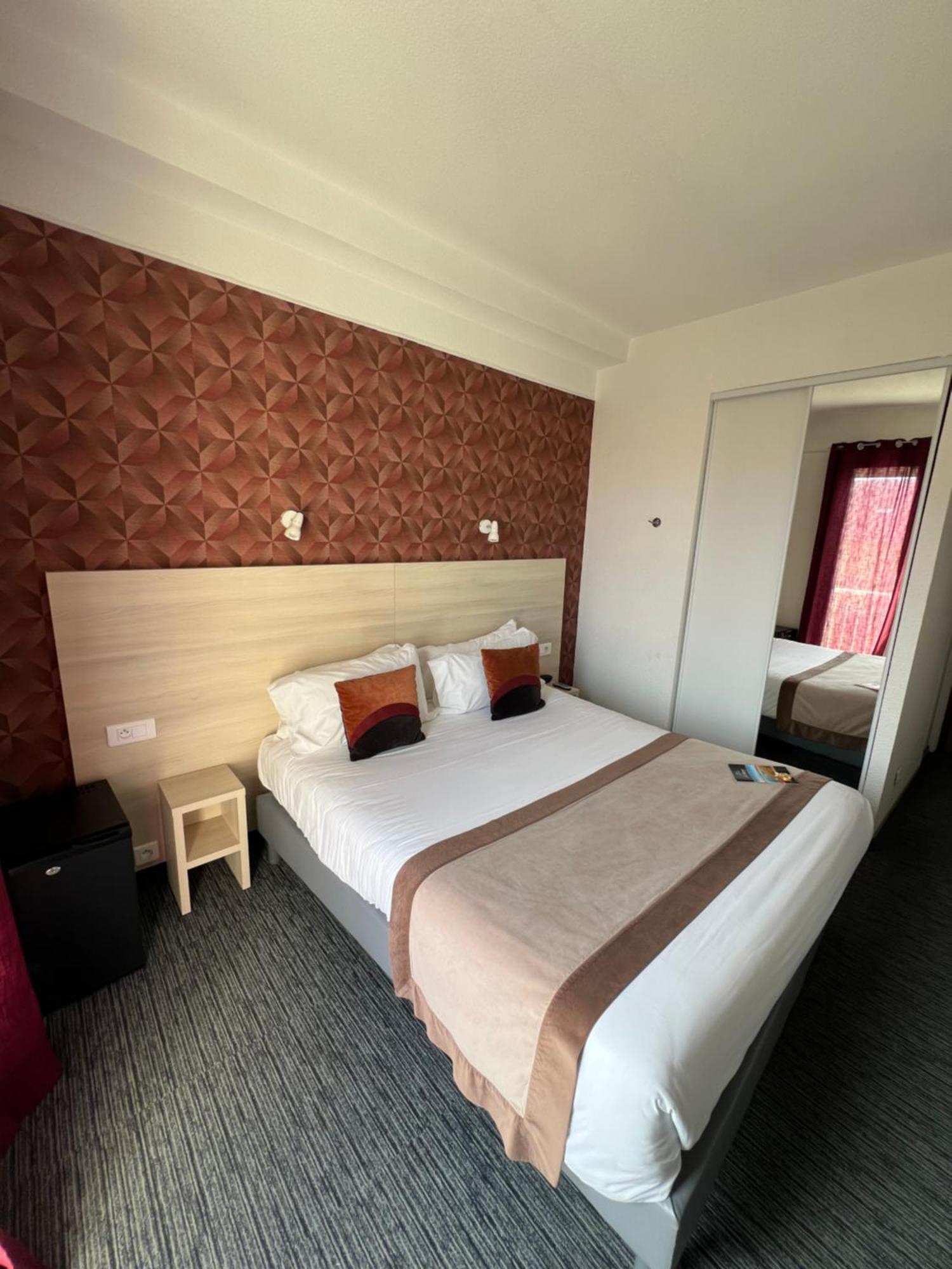 Le Regina Hotel Et Restaurant Canet-Plage Εξωτερικό φωτογραφία