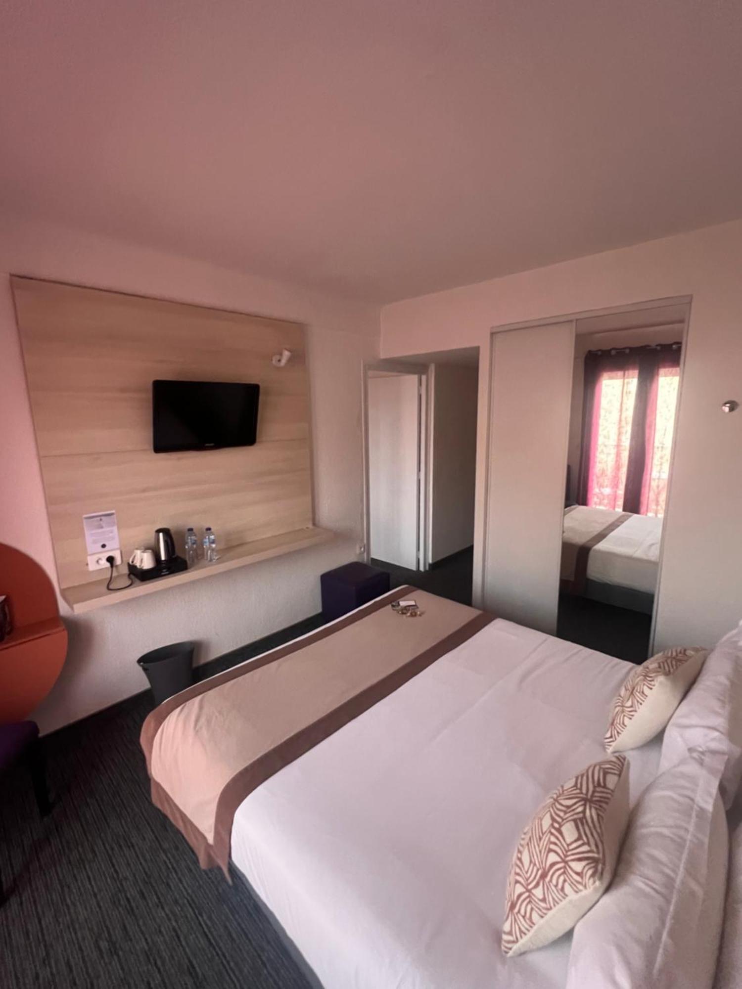 Le Regina Hotel Et Restaurant Canet-Plage Εξωτερικό φωτογραφία